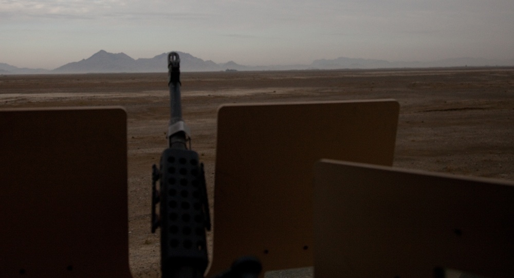 Nova estrada e posto de controlo junto à autoestrada 4, na província de Kandahar, Afeganistão