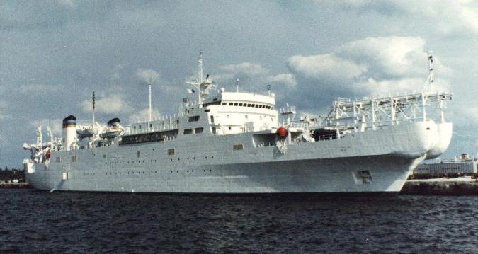 Navio de cabos USNS Zeus