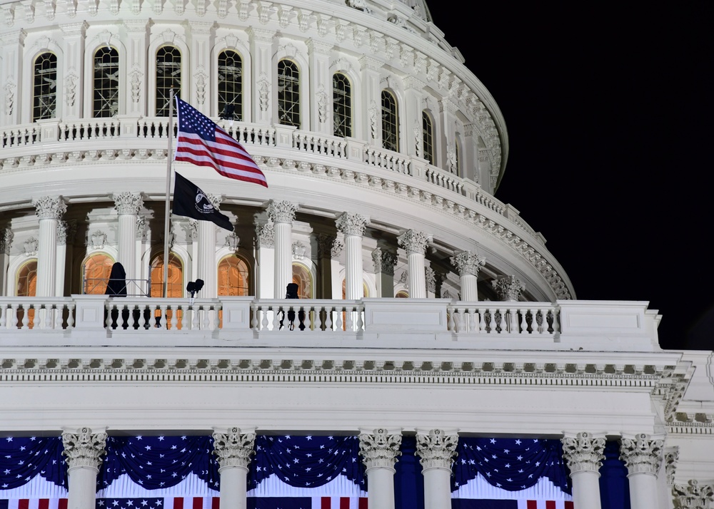 Capitólio dos Estados Unidos ao amanhecer de 20 de janeiro de 2021.