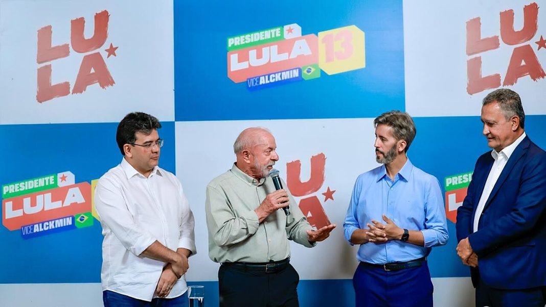 Luiz Inácio Lula da Silva fala à imprensa em Brasília, em 6 de outubro de 2026