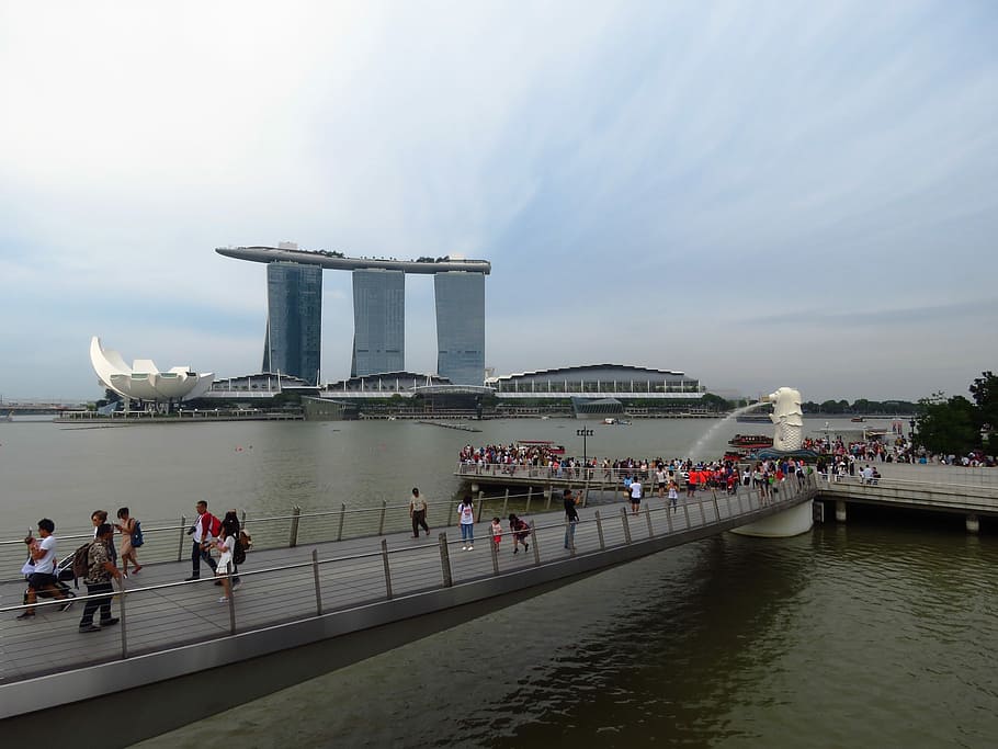 Edifícios de Raffles Place em Singapura, contexto do mercado de criptomoedas em Singapura