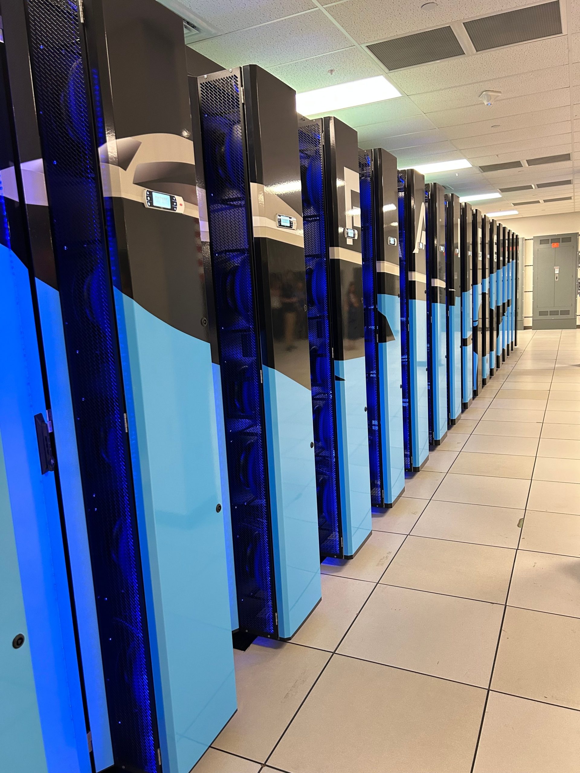 Armários do supercomputador Raider na base de Wright-Patterson, Ohio