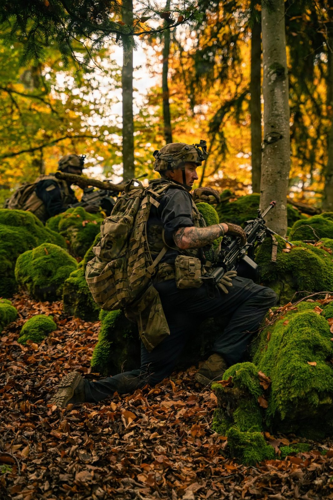 Soldado das tropas americanas na Europa durante o exercício Combined Resolve 26-1, em Hohenfels, Alemanha