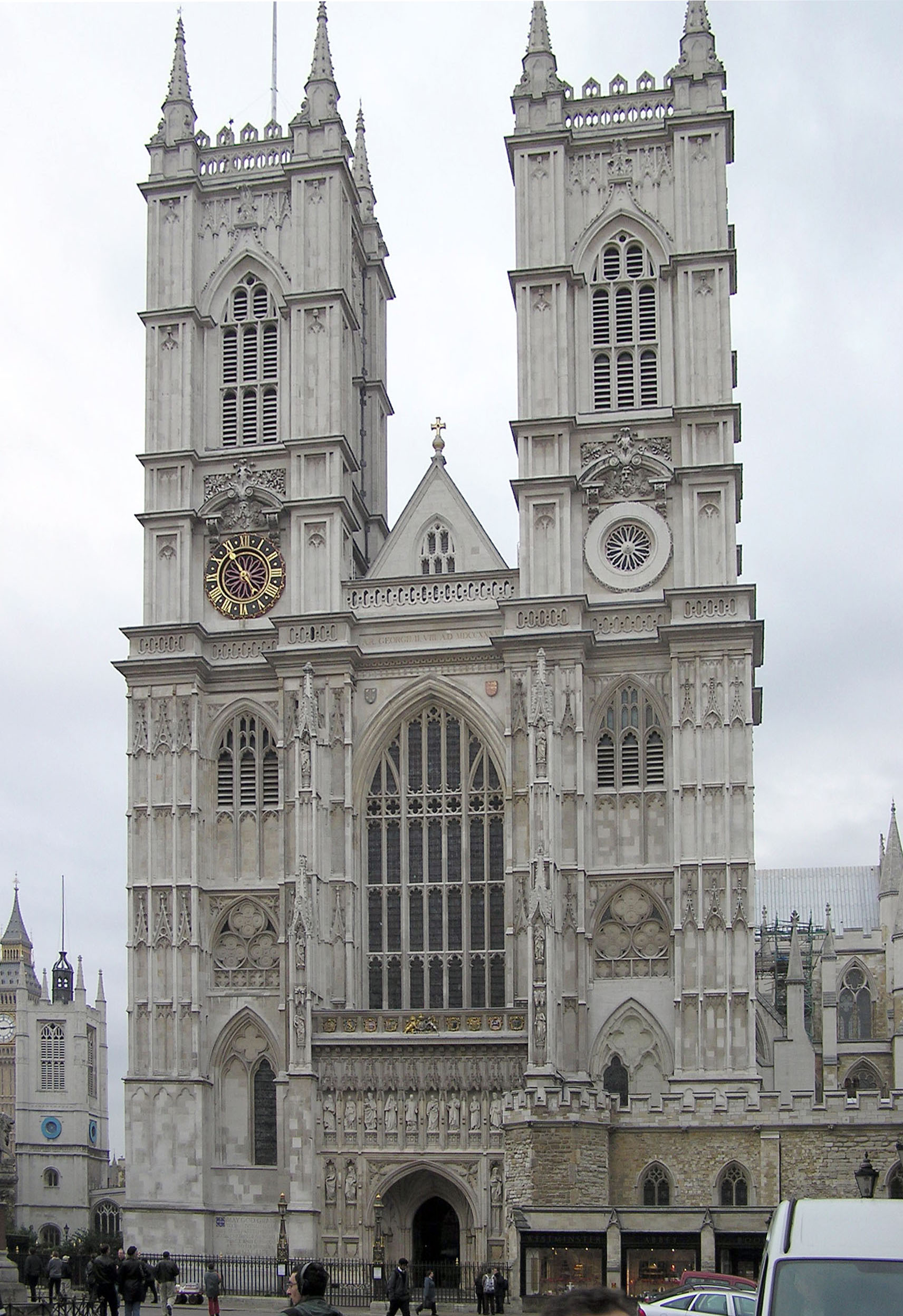 Westminster: o sótão medieval que se tornou museu Fachada ocidental com as duas torres da Abadia de Westminster