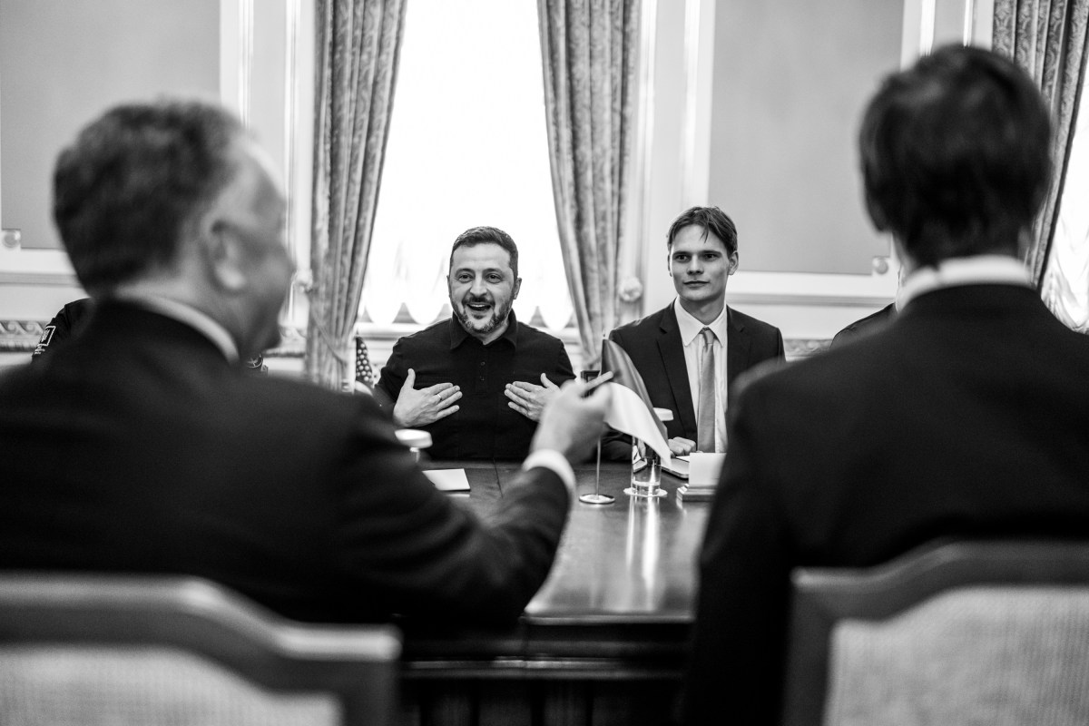 Volodymyr Zelensky reúne-se com Steve Witkoff e Jared Kushner em Kiev, em setembro de 2026